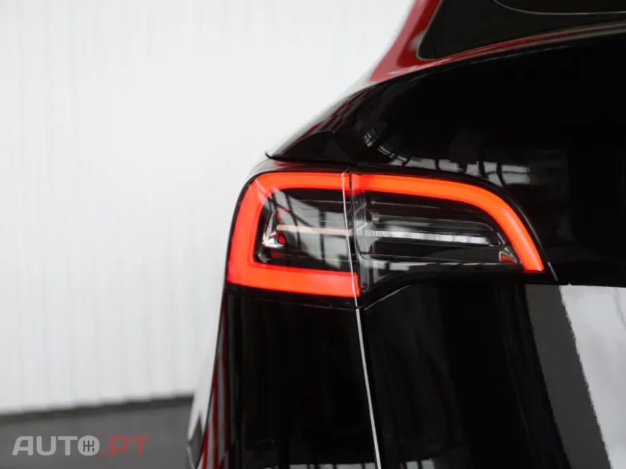 Tesla Model Y Long Range RWD