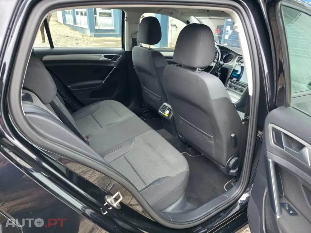 Volkswagen Golf 1.6 TDi BlueMotion Confortline