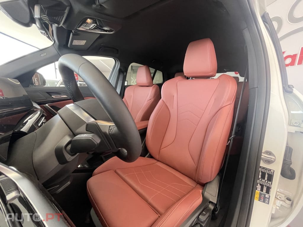 BMW iX2 eDrive20 Edição Desportiva M