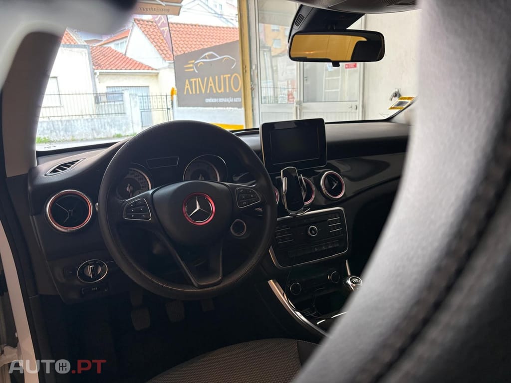 Mercedes-Benz CLA 180 d