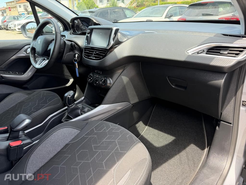 Peugeot 2008 1.6 BlueHDi Allure