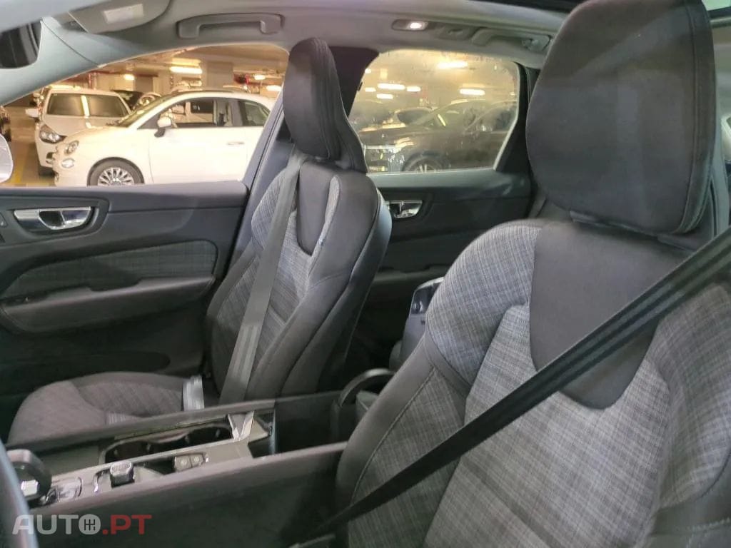 Volvo XC60 2.0 T6 PHEV Core AWD