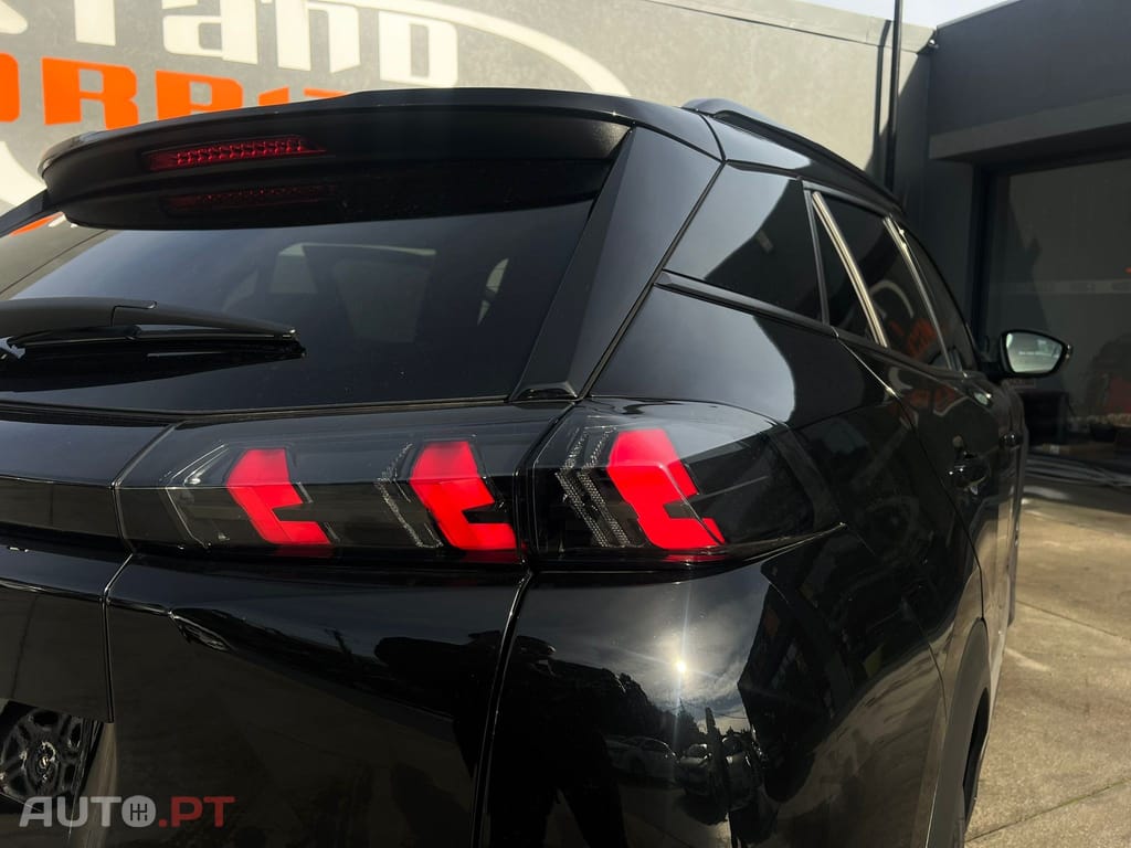 Peugeot E-2008 50 kWh Allure Pack