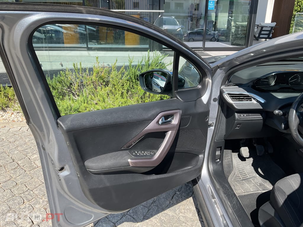 Peugeot 2008 1.2 PureTech Style