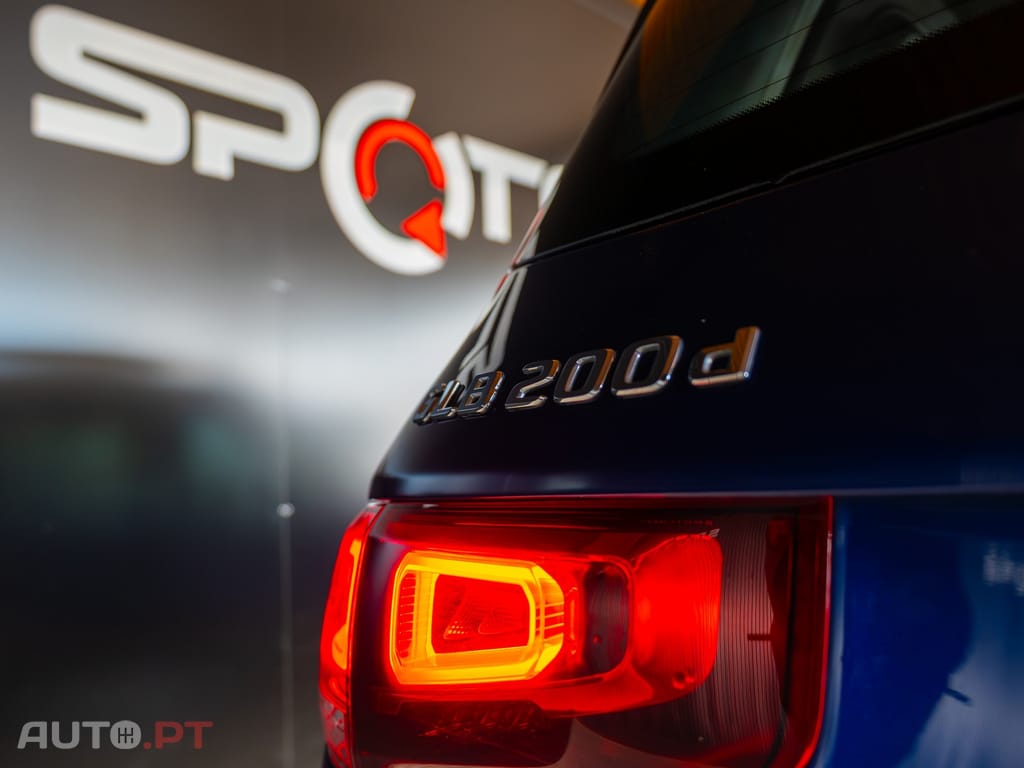 Mercedes-Benz GLB 200 d AMG Line