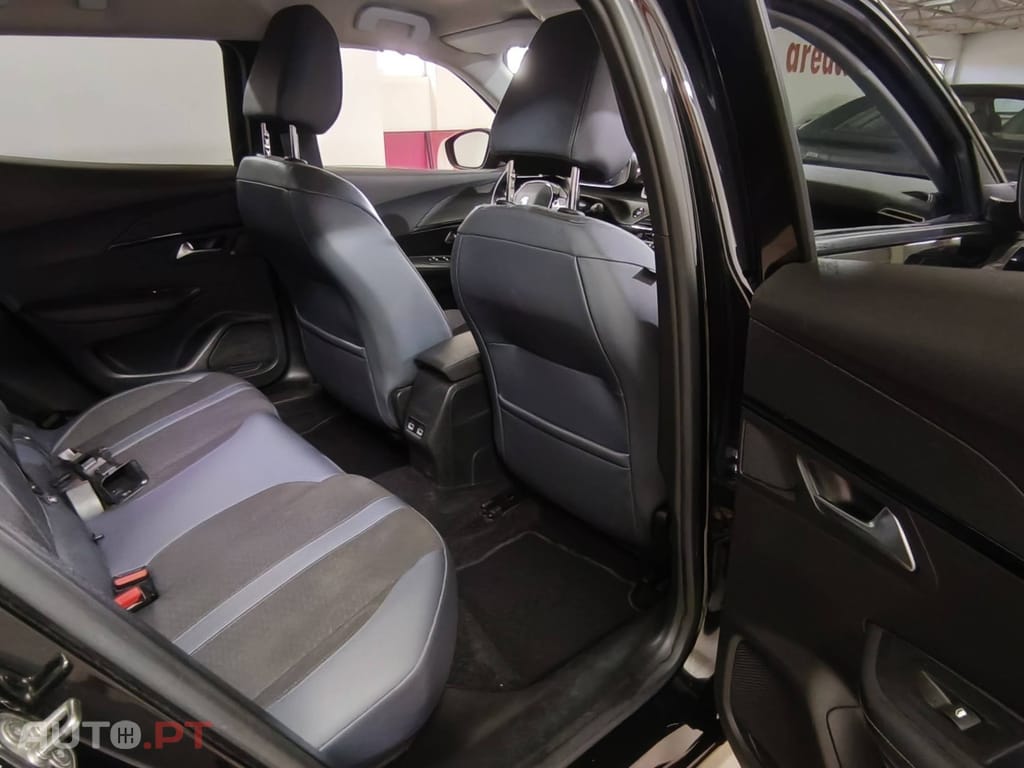 Peugeot E-2008 Allure