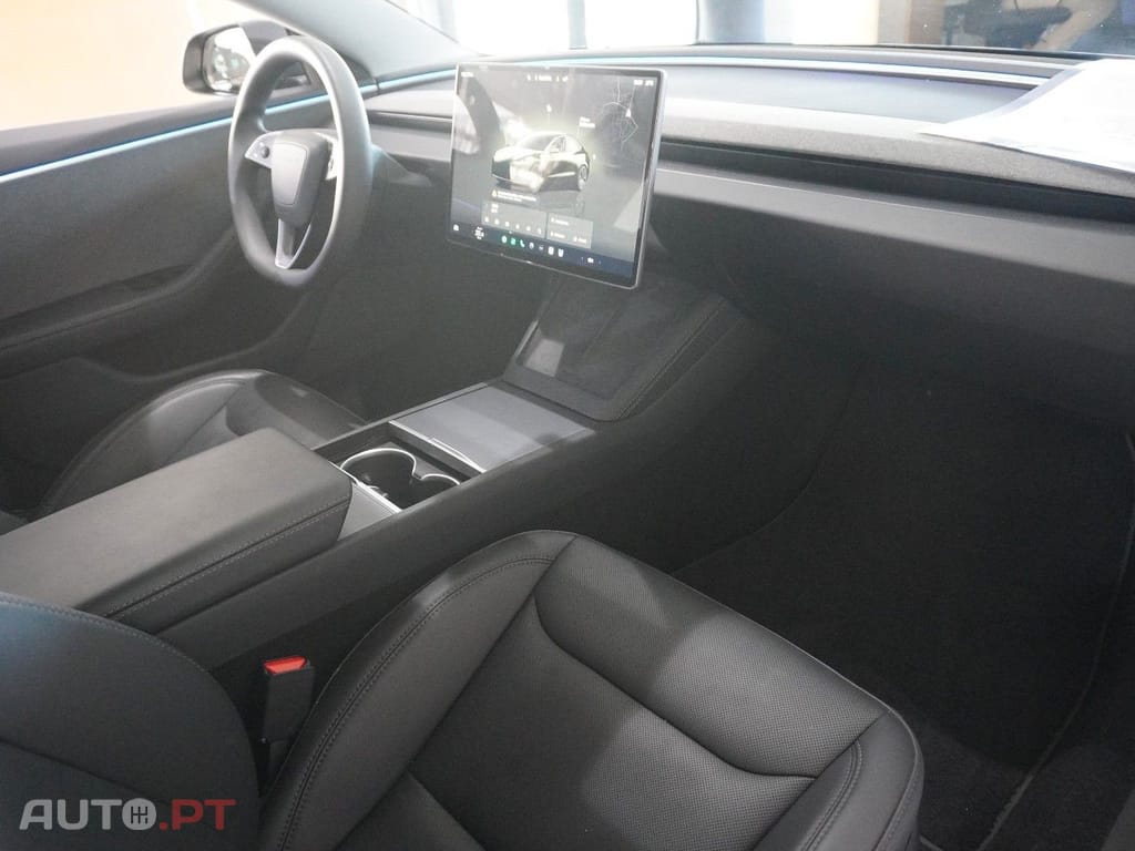 Tesla Model 3 Standard Range Plus RWD