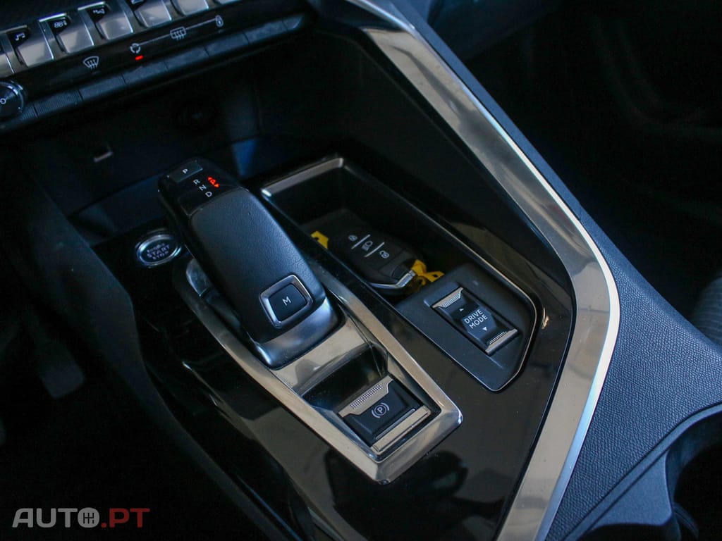Peugeot 5008 1.2 PureTech Allure EAT8