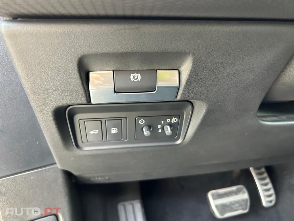 Land Rover Range Rover 1.5 P300e AWD R-Dynamic S Auto