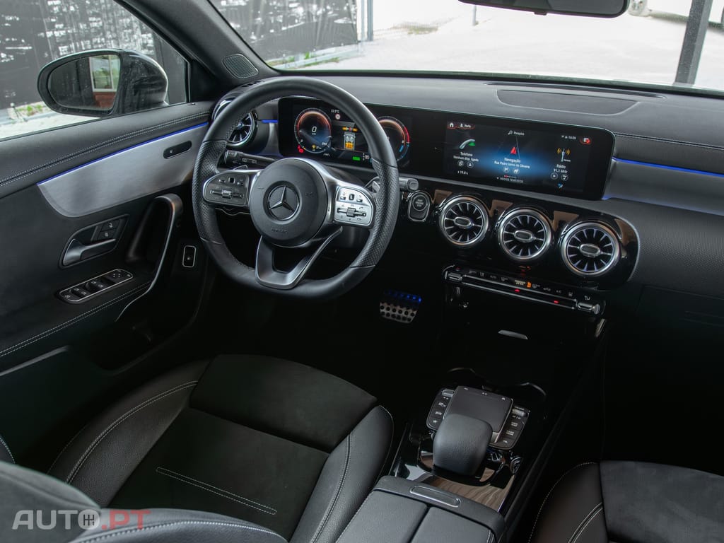 Mercedes-Benz A 250 e AMG Line