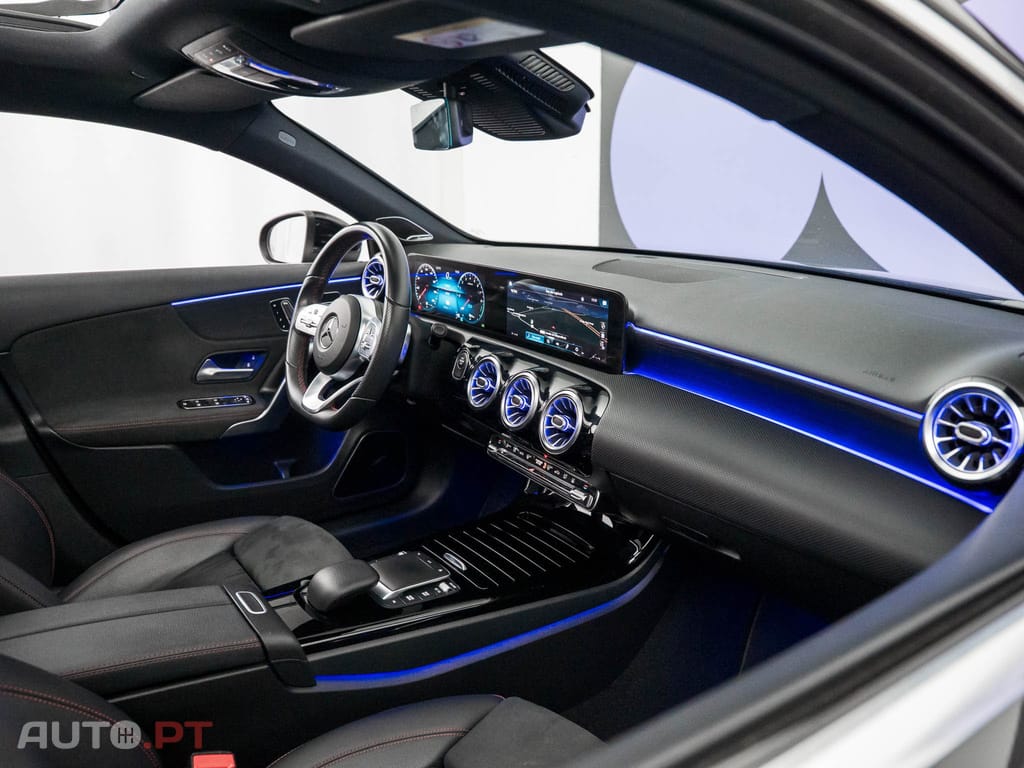 Mercedes-Benz A 250 e AMG Line