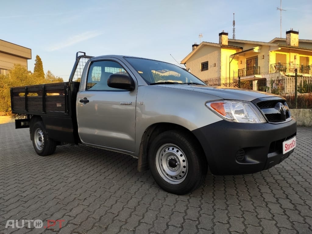 Toyota Hilux 2.5 D-4D 2WD CS CM