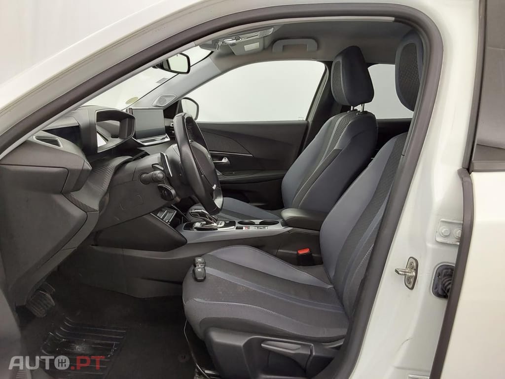 Peugeot 2008 1.5 BlueHDi Allure Pack EAT8