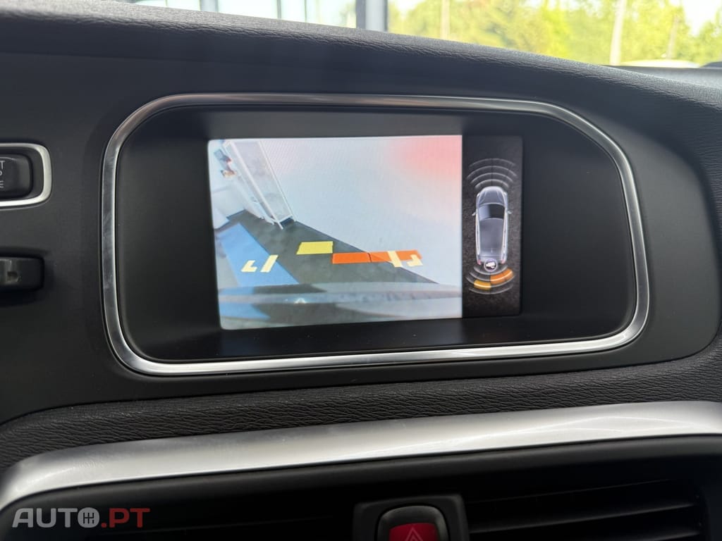 Volvo V40 1.6 D2 R-Design Momentum