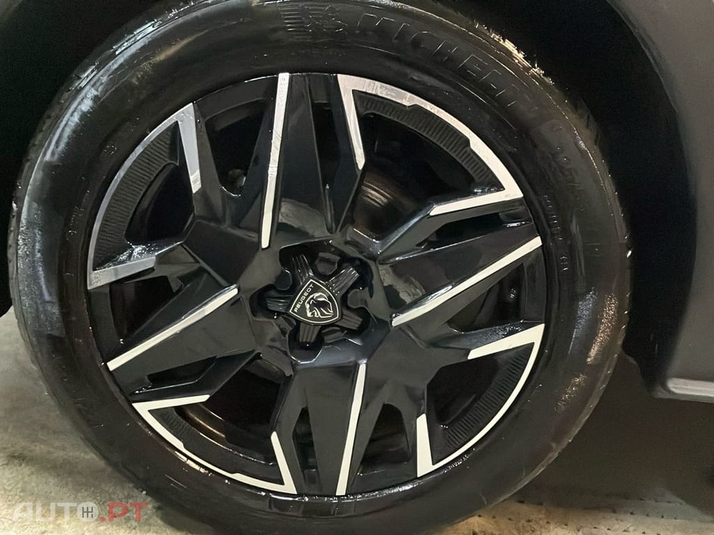 Peugeot 3008 1.2 Hybrid Allure e-DCS6