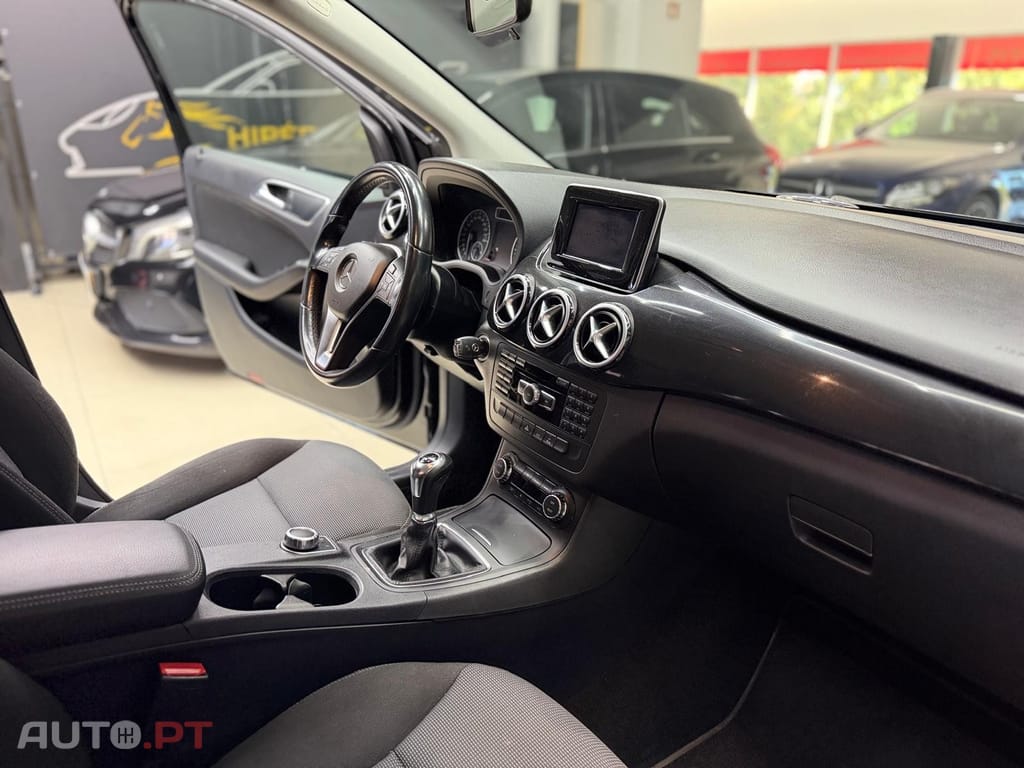 Mercedes-Benz B 180 d Progressive
