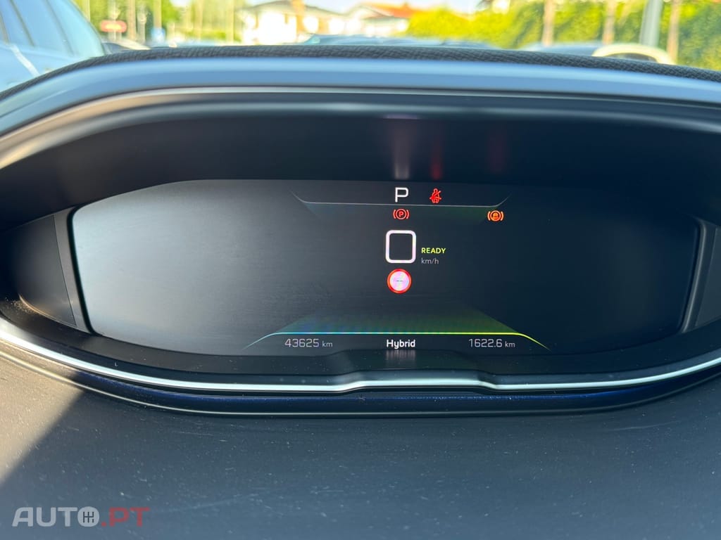 Peugeot 3008 1.6 Hybrid Allure e-EAT8