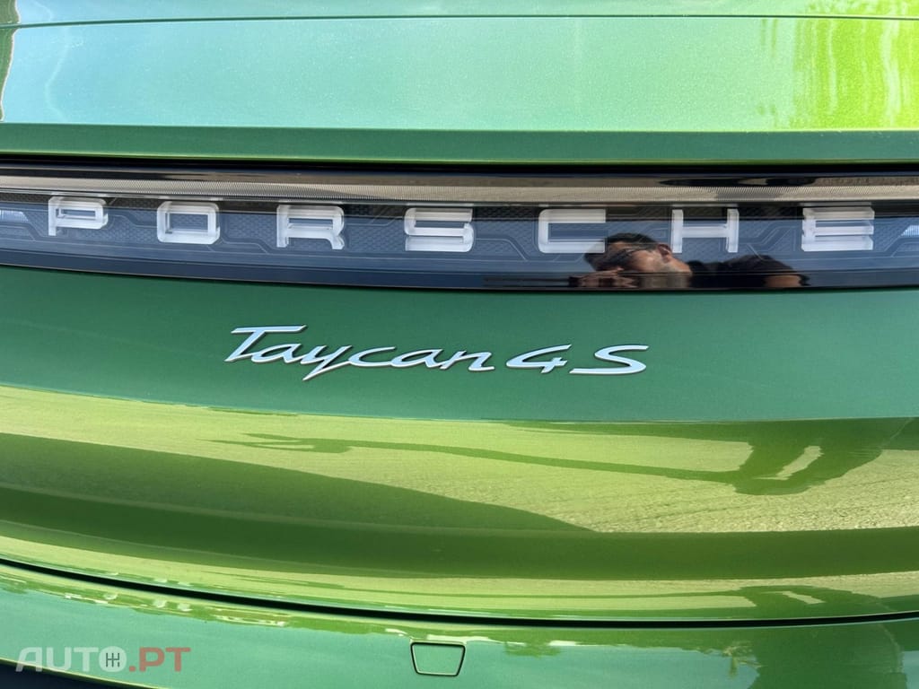 Porsche Taycan 4S