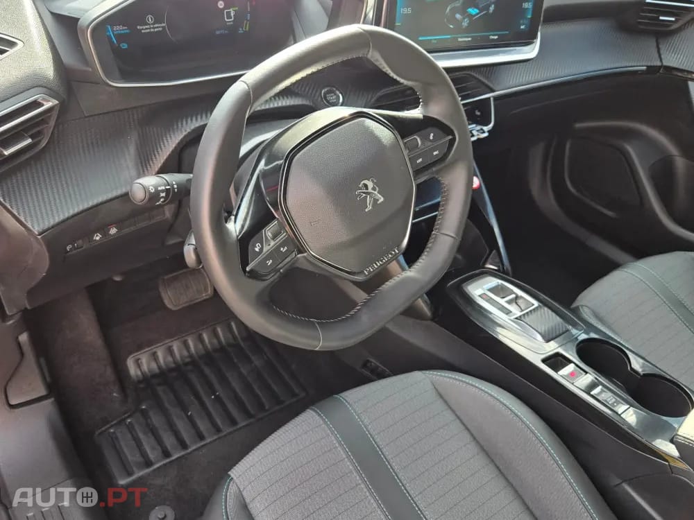 Peugeot E-2008 50 kWh Allure Pack
