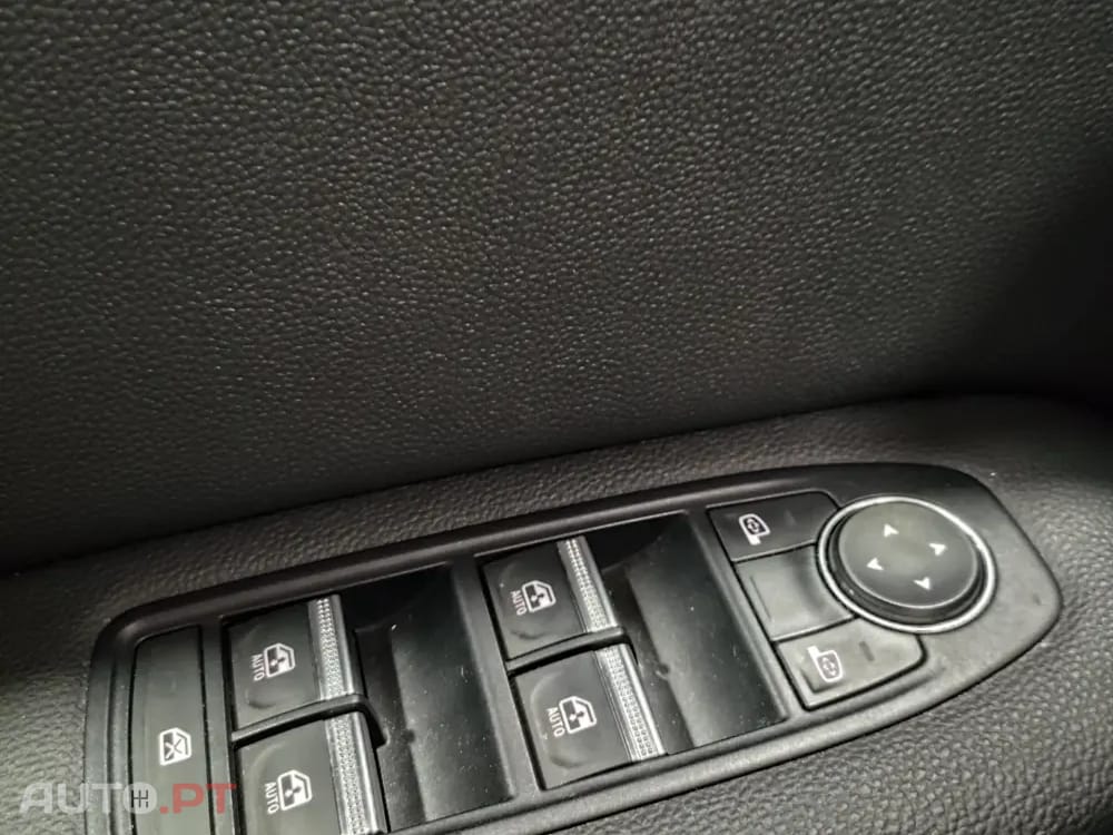 Renault Captur 1.0 TCe Techno Bi-Fuel