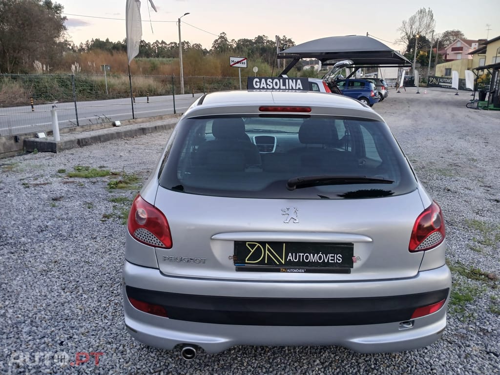 Peugeot 206+ 1.1 Poucos Kms!