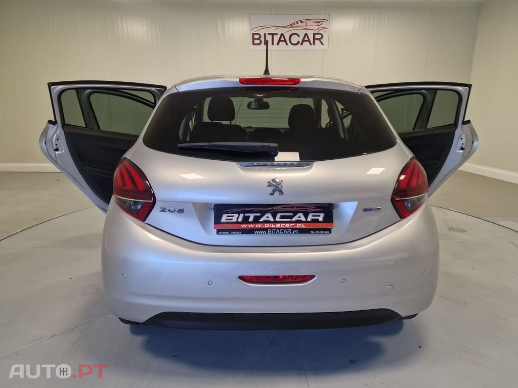 Peugeot 208 1.2 STYLE