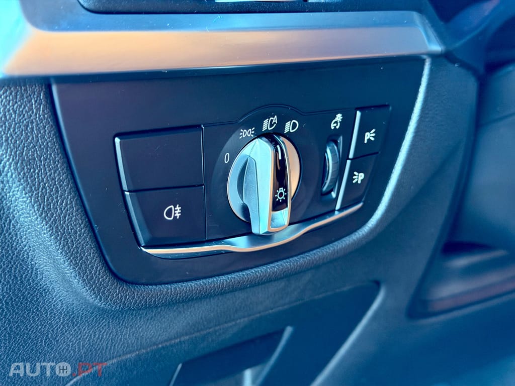 BMW X3 30 e xDrive Pack M — fotografia 32