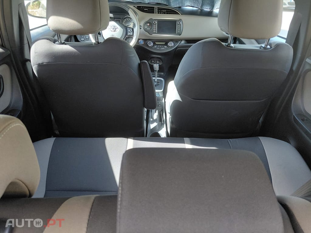 Toyota Yaris 1.5 HSD Square Collec.Grey