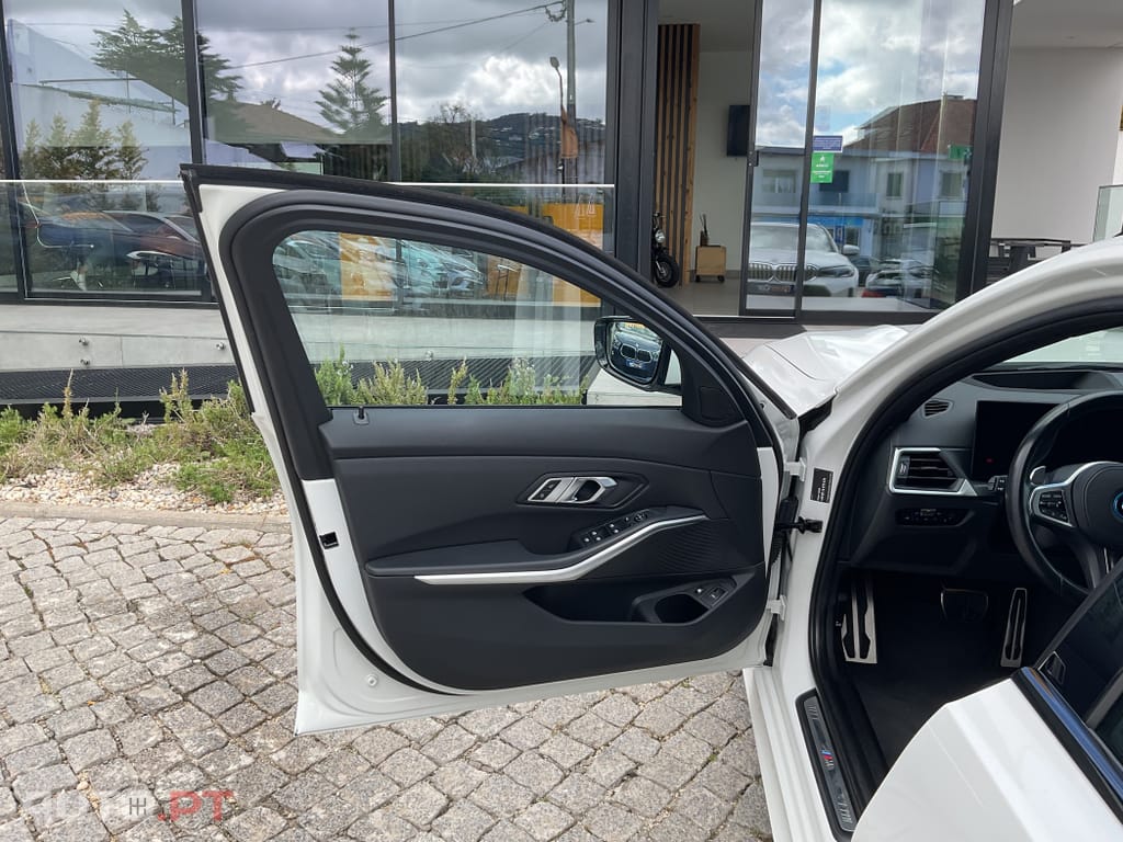 BMW 330 e Pack M Auto