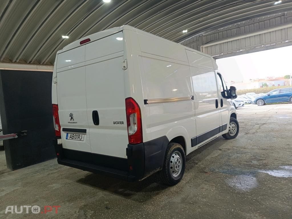 Peugeot Boxer BOXER 2.2 BlueHDi 335 L2H2 Premium
