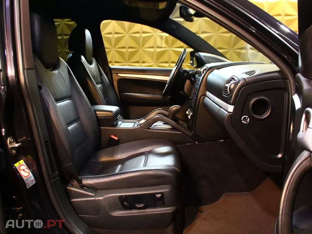 Porsche Cayenne Tiptronic