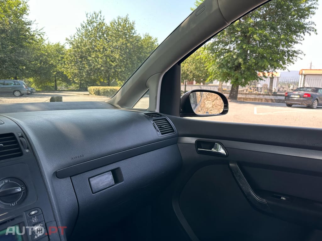 Volkswagen Touran 1.9 TDi Highline EC 7L