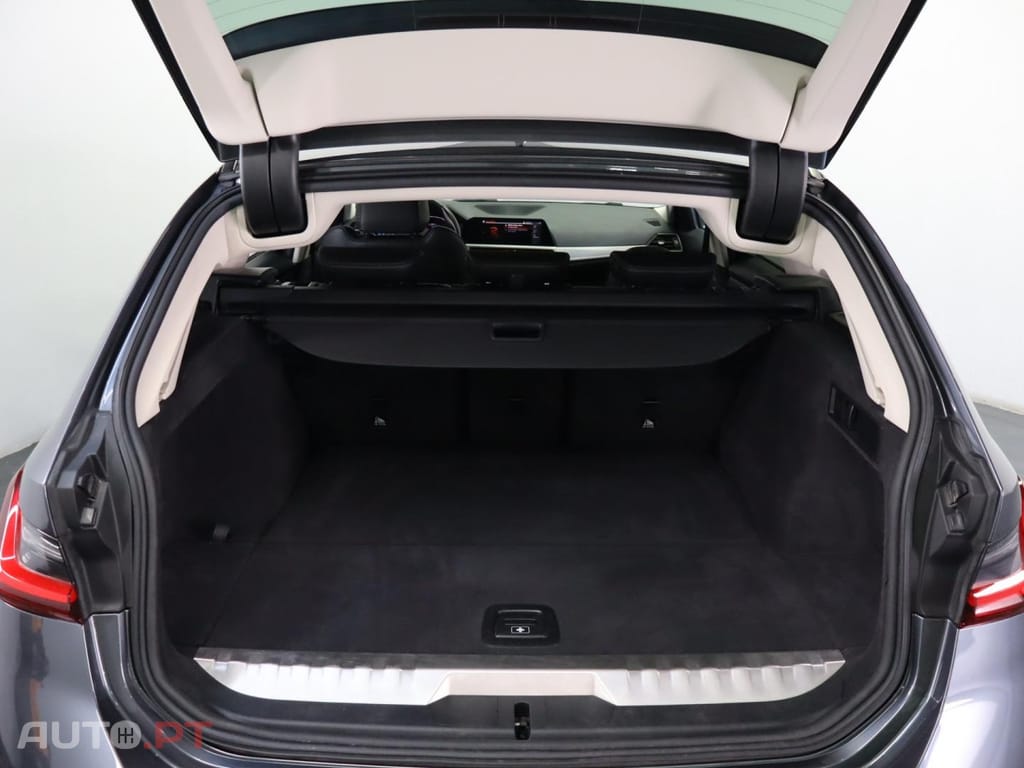 BMW 330 e Auto Corporate Edition