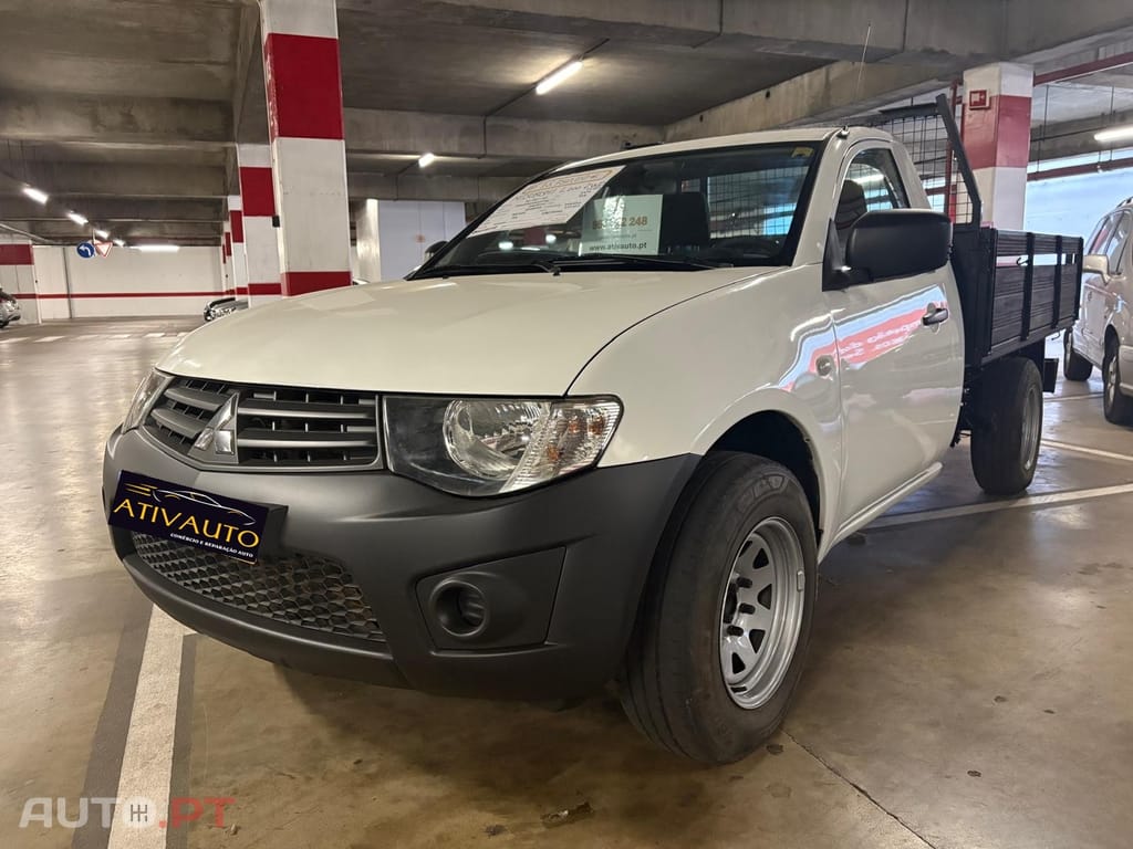 Mitsubishi L200 2.5 DI-D CS Inform AC CC Low Rider 2WD