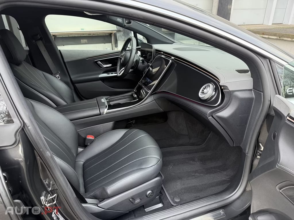 Mercedes-Benz EQE 300 