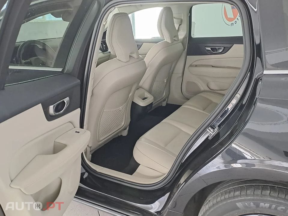 Volvo V60 2.0 B4 Core Auto
