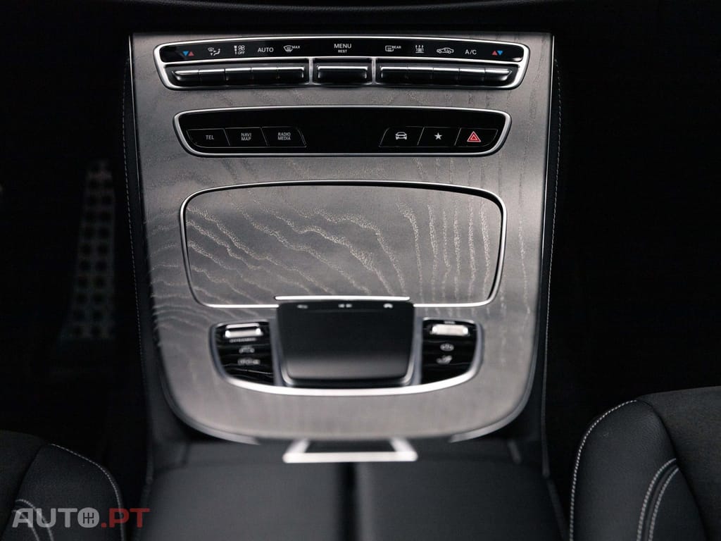 Mercedes-Benz E 300 e AMG Line