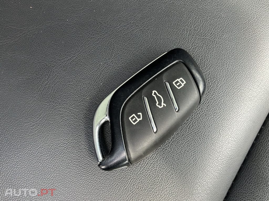 MG ZS EV 72.6 kWh Luxury OBC 11 KW