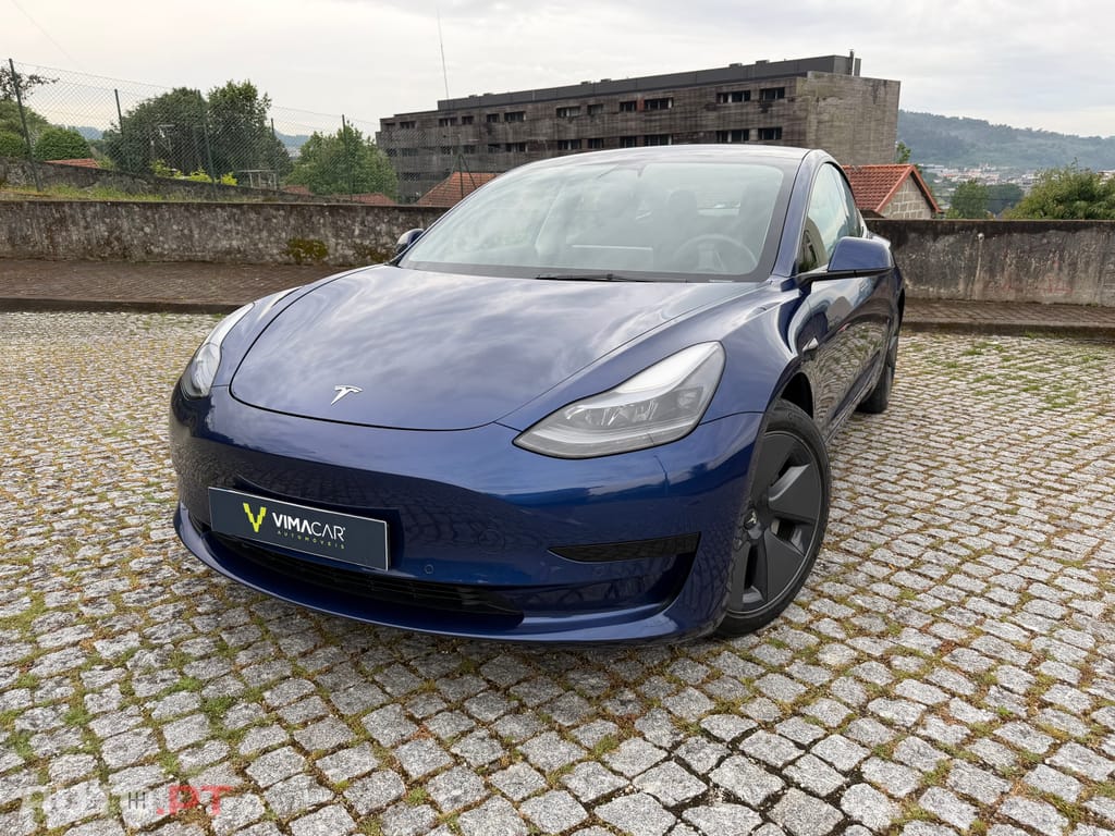 Tesla Model 3 Standard Range Plus RWD