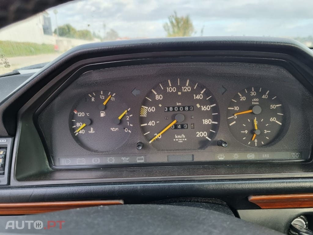 Mercedes-Benz 300 TD