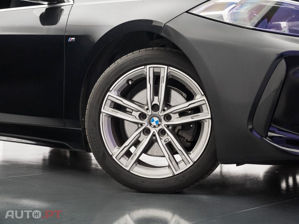BMW 118 i Pack Desportivo M Auto