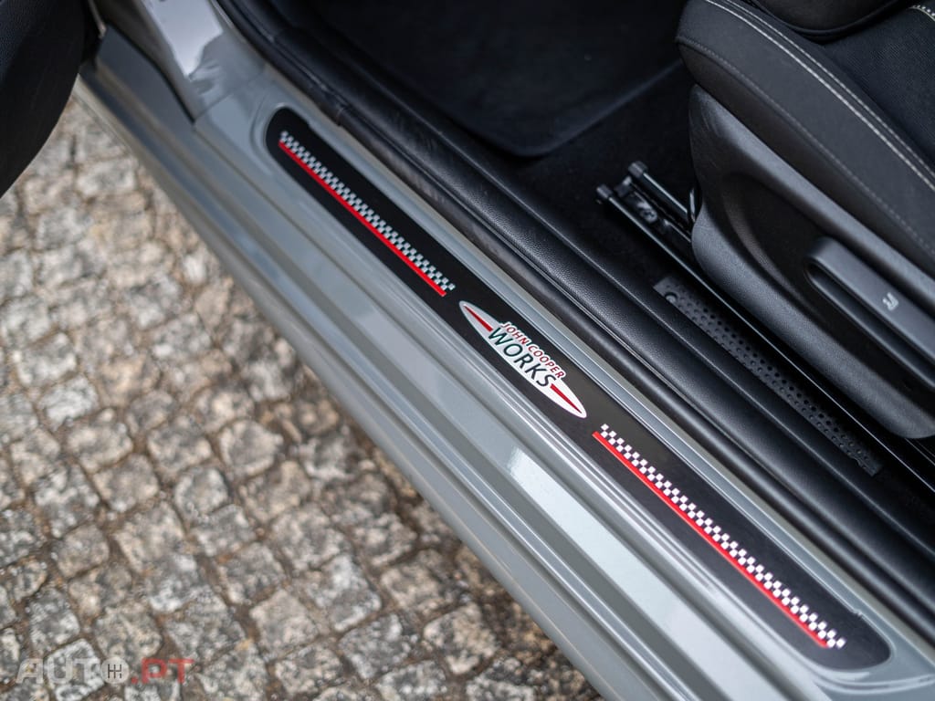 MINI Cabrio Cooper Premium Extra JCW Auto