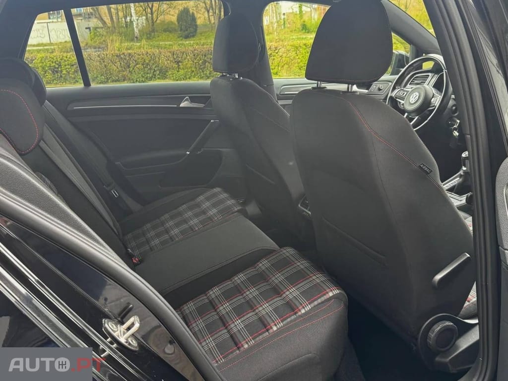 Volkswagen Golf 2.0 TSI  GTI Performance