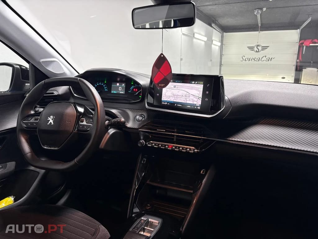 Peugeot e-208 50 kWh Active Pack — fotografia 16