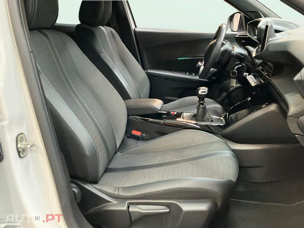 Peugeot 2008 1.2 PureTech Allure