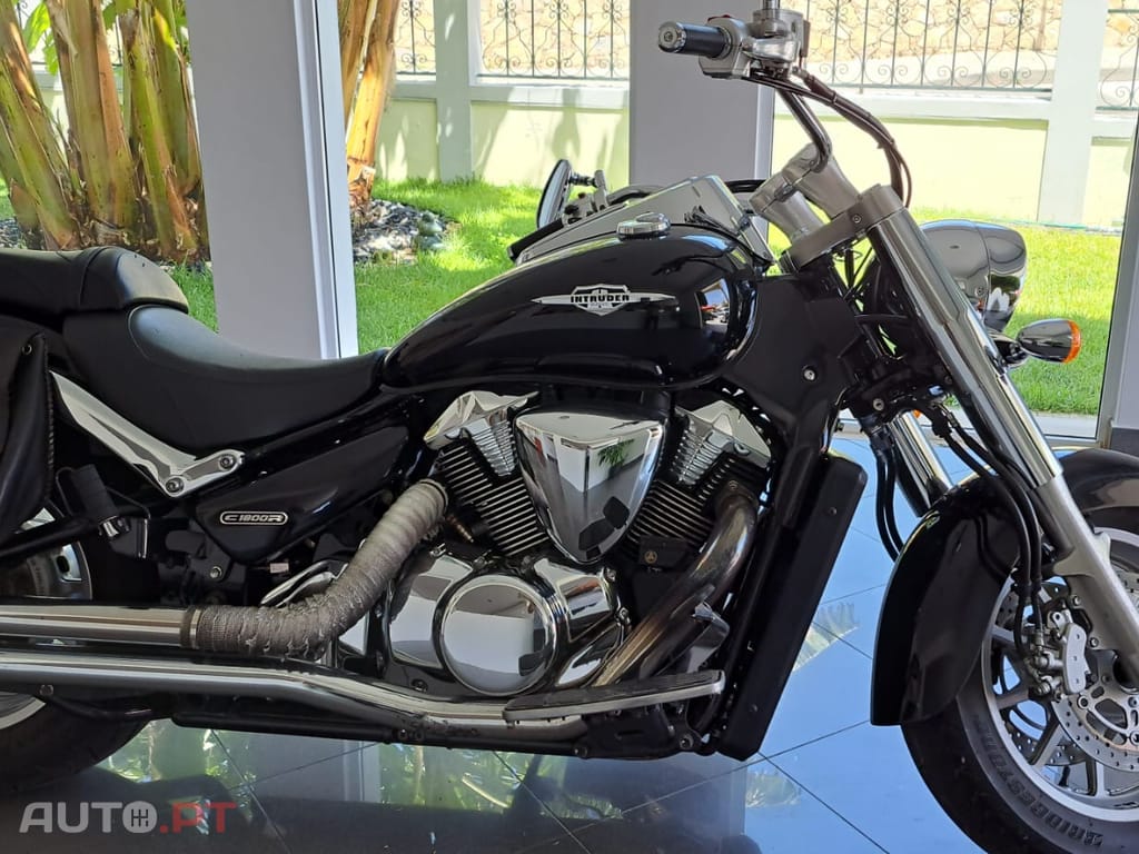 Suzuki Intruder VLR 1800