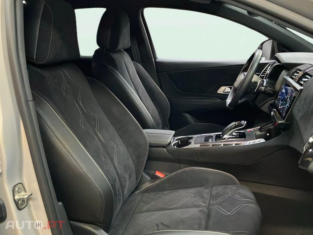 DS DS7 Crossback E-Tense Performance Line EAT8