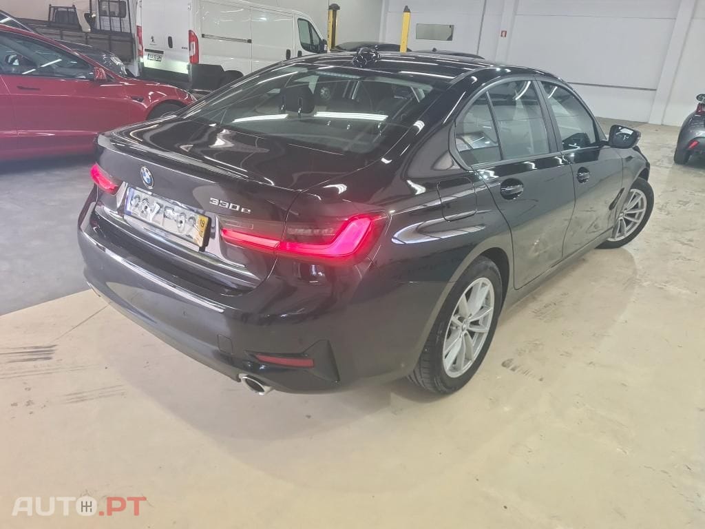 BMW 330 e Auto