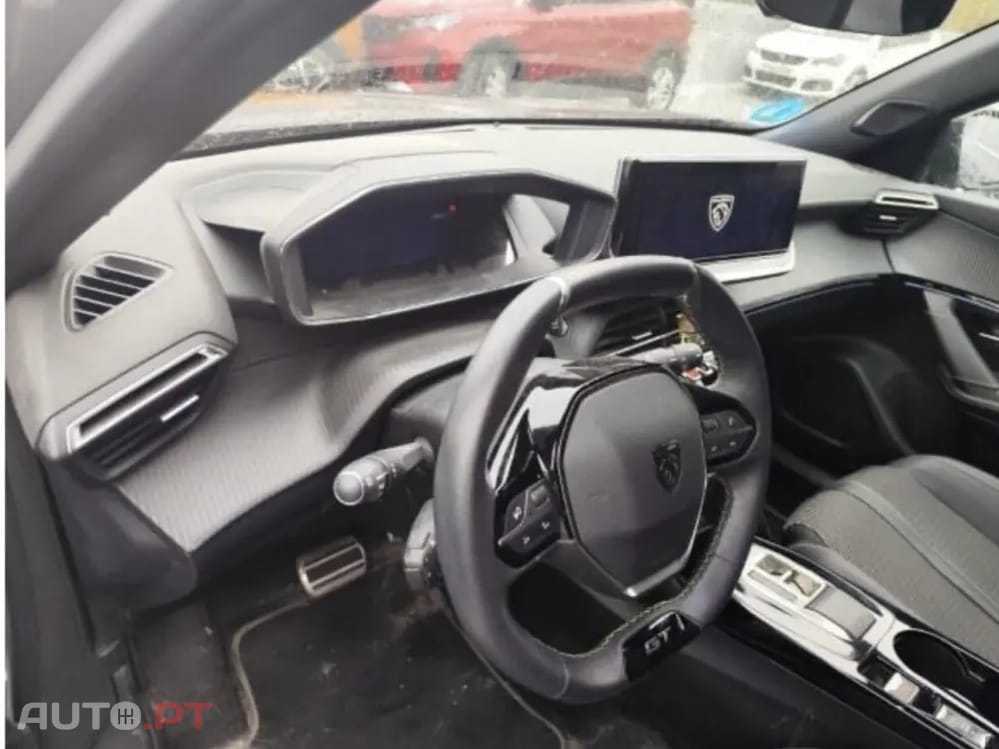 Peugeot E-2008 54 kWh GT