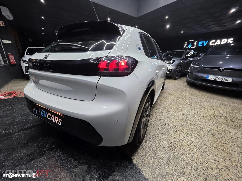 Peugeot E-208 50 kWh Style